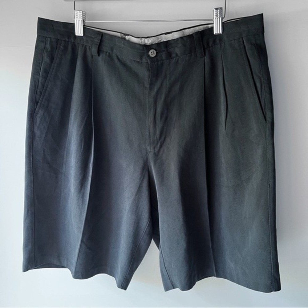 Tommy Bahama Men’s Pleated Front 10 Inch Silk Shorts Size 34